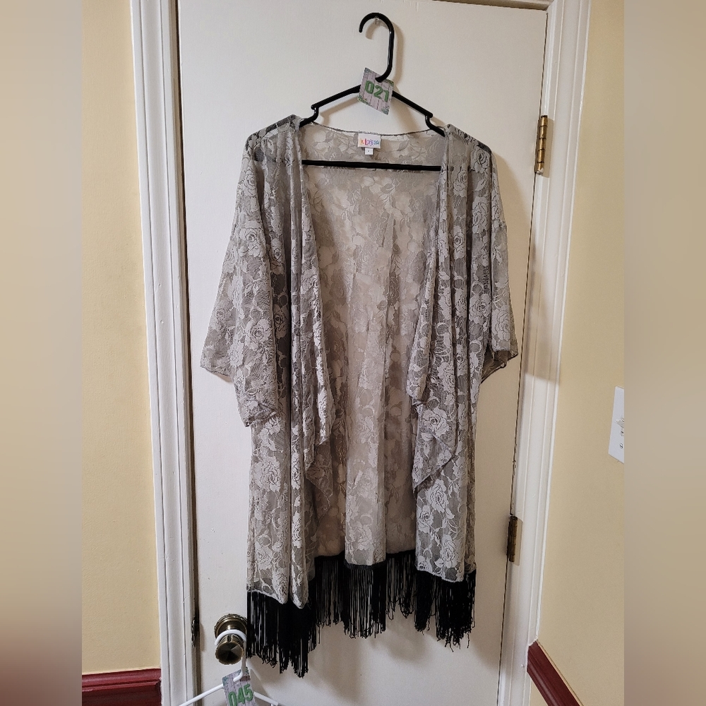 21. Lularoe cardigan L